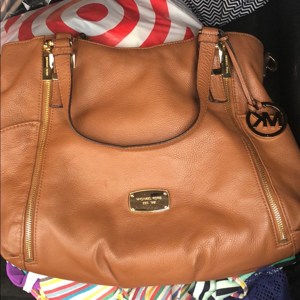 Michael Kors shoulder/crossbody